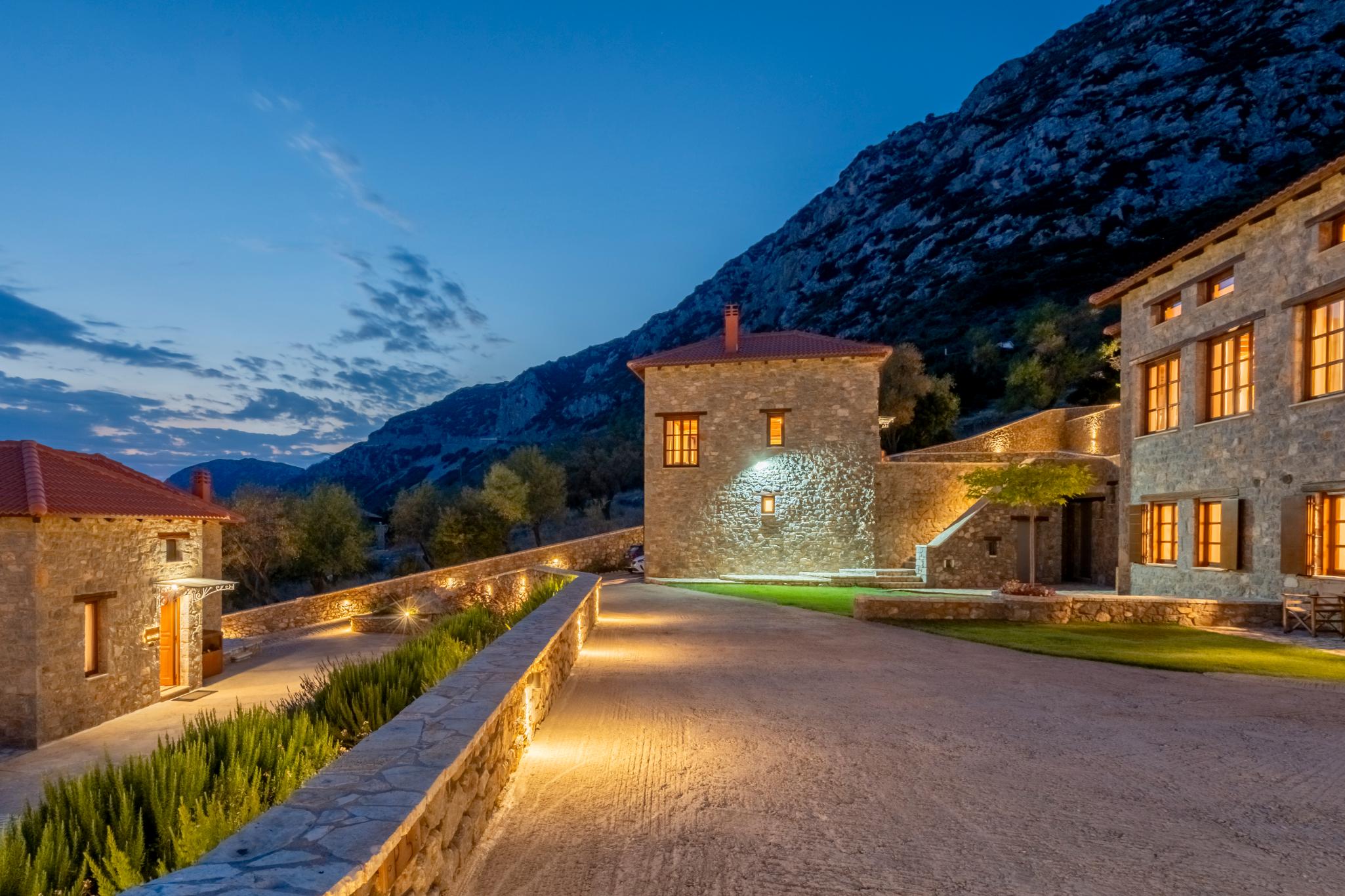 Meliades Arachova Rooms