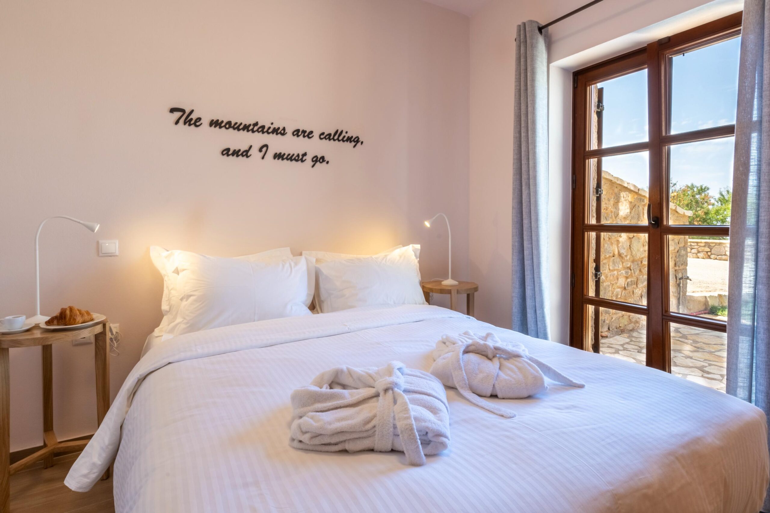 Meliades Arachova Rooms